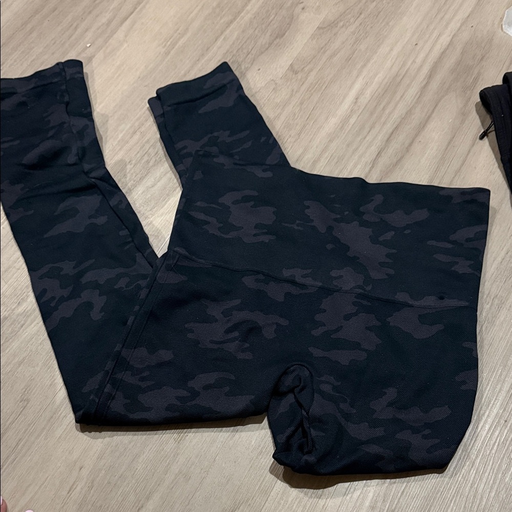 SPANX Dark Camouflage Leggings